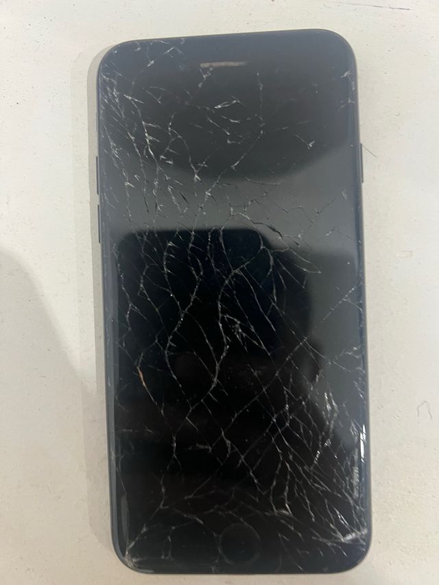 iPhone 7 negro - pantalla rota