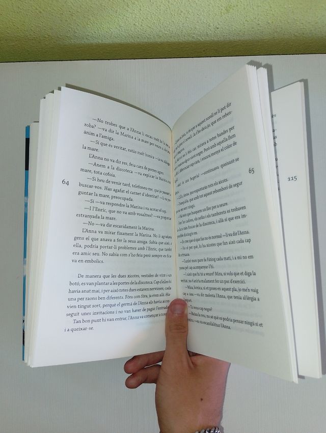 Libro Marina en valenciano en perfecto estado