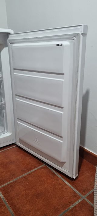 Congelador pequeño blanco