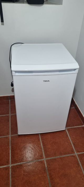 Congelador pequeño blanco