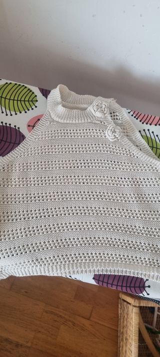 Top corto beige de ganchillo