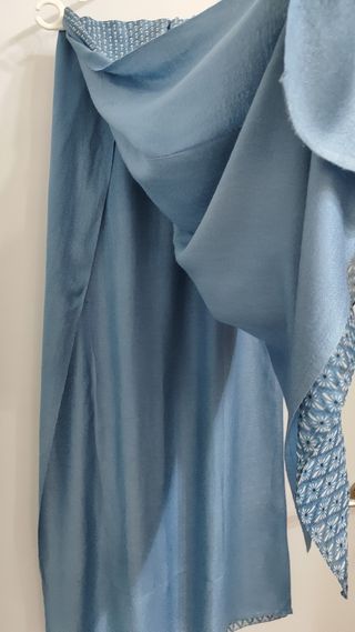 Foulard azul. 2 capas. Amplio, ligero y suave.