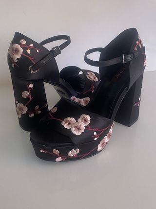 Sandalias Uterqüe tacón negro