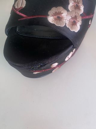 Sandalias Uterqüe tacón negro