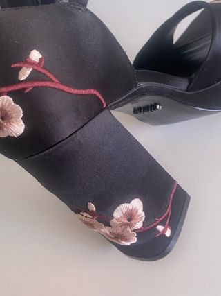 Sandalias Uterqüe tacón negro