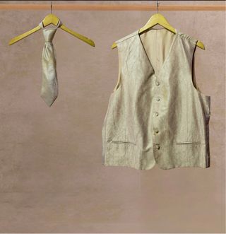 Traje ceremonia Caramelo