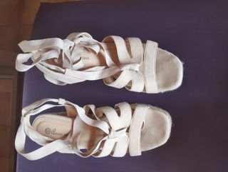 Sandalias beige verano