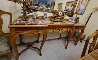 Aparador antiguo de mármol y madera