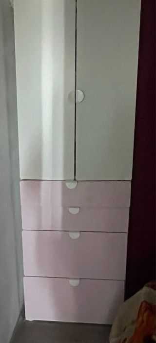 Armario infantil blanco y rosa