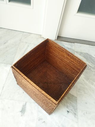 Cesto mimbre cuadrado marrón