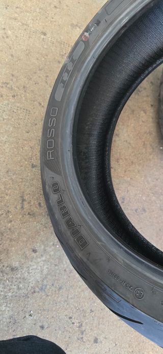 Neumáticos Pirelli Diablo Rosso 3 usados