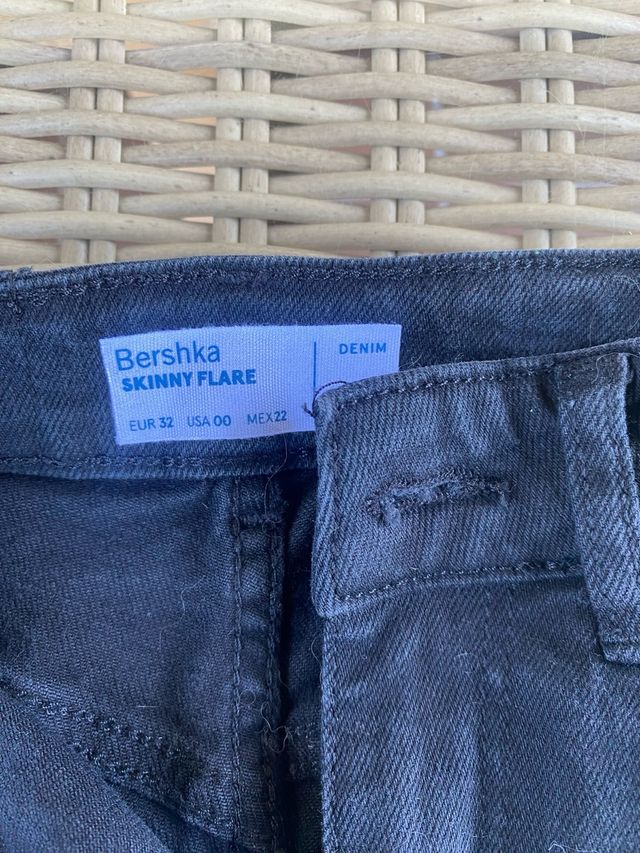 Pantalón vaquero negro