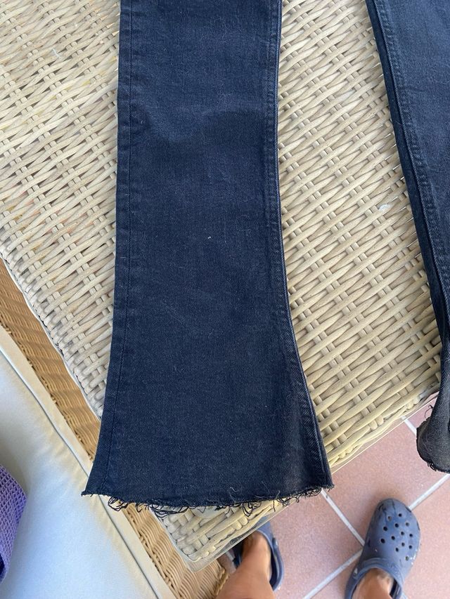 Pantalón vaquero negro