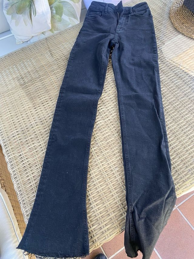 Pantalón vaquero negro