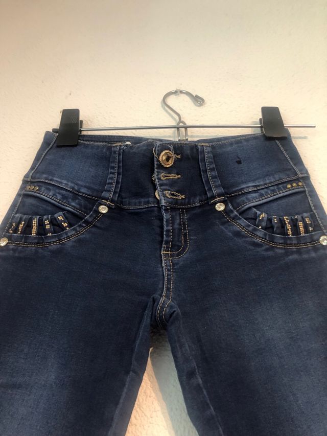 Vaqueros ajustados, tiro alto, push up