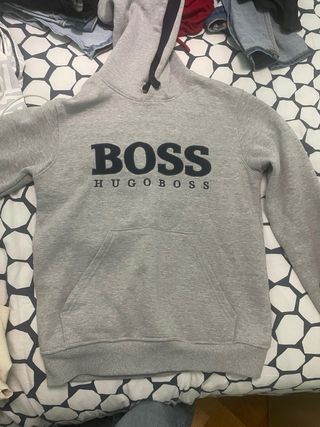 Sudaderas y camisetas Hugo Boss, Gap, Nike etc. 