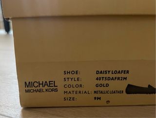Zapatos Michael Kors dorados, talla 39