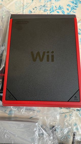 Nintendo Wii mini rossa e nera