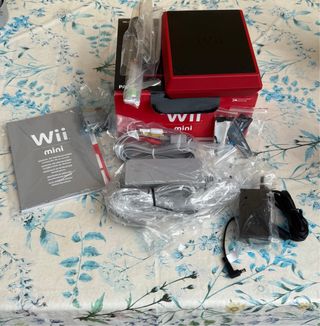 Nintendo Wii mini rossa e nera