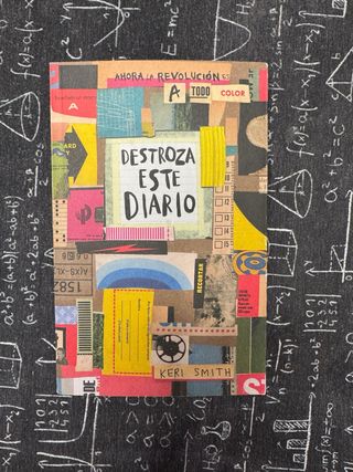 Destroza este diario. Ahora a todo color