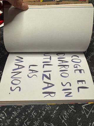 Destroza este diario. Ahora a todo color
