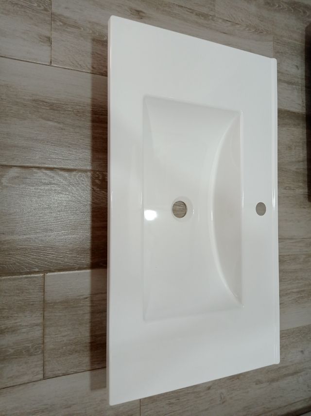 Lavabo blanco fabricado en fibra plastic