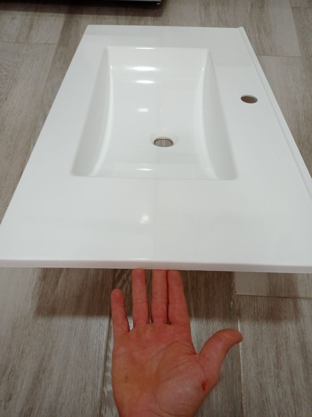Lavabo blanco fabricado en fibra plastic
