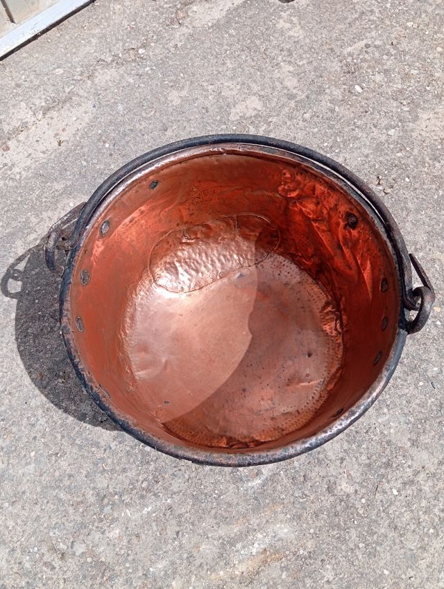 Caldera cobre antigua