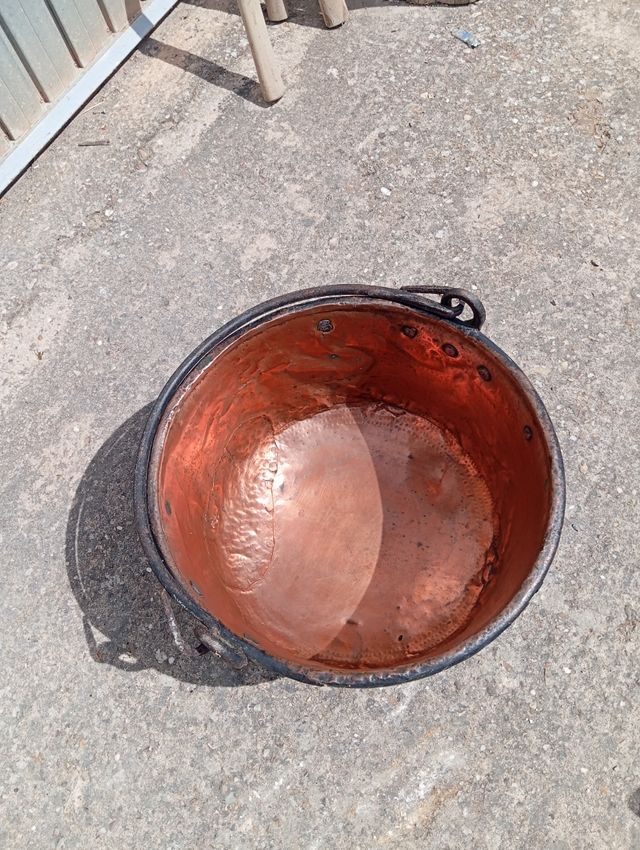 Caldera cobre antigua