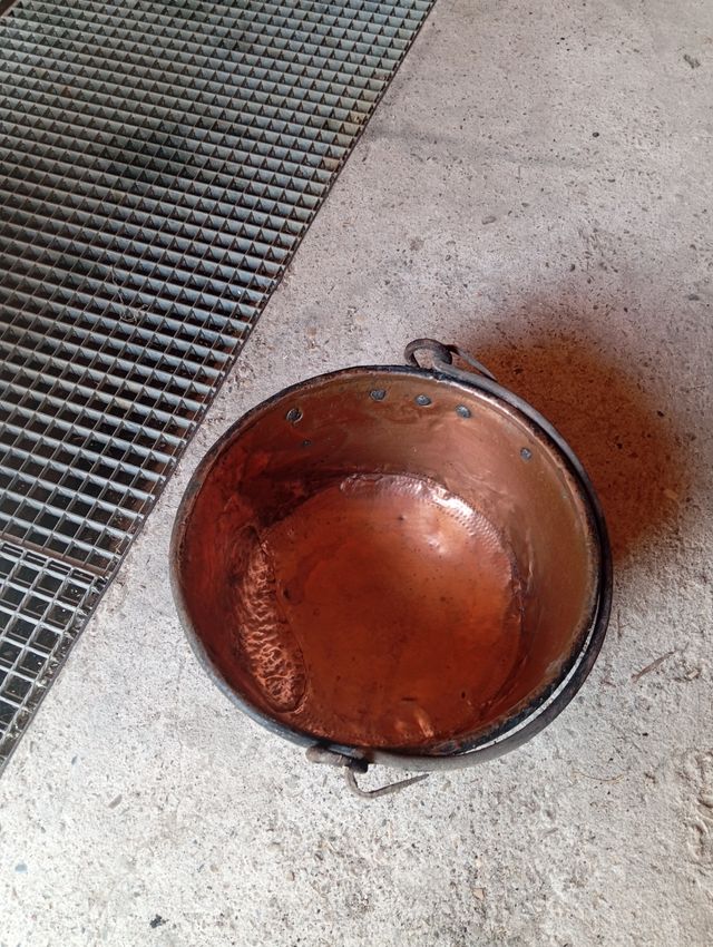 Caldera cobre antigua