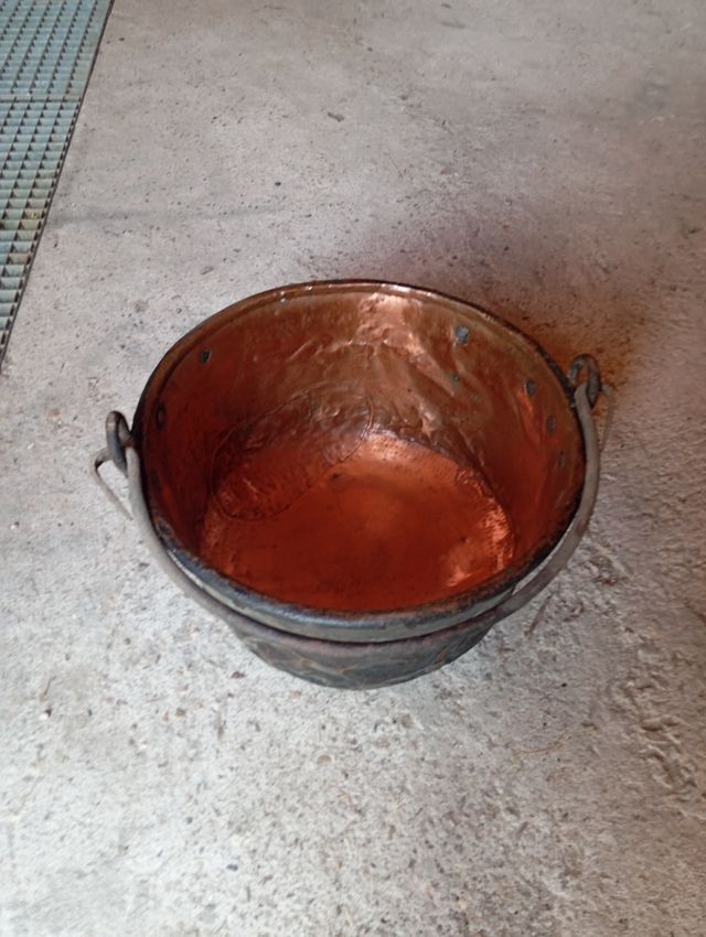 Caldera cobre antigua