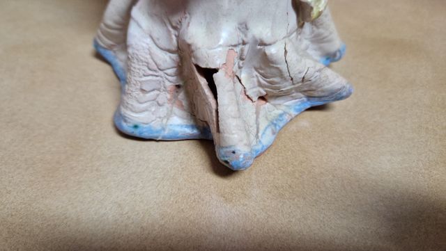 Figuras y jarrones de cerámica