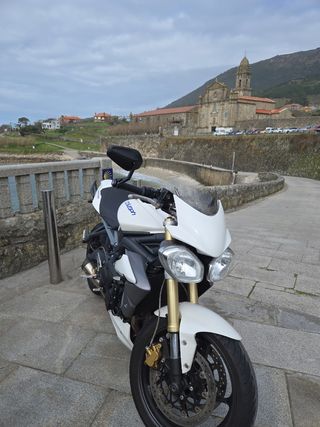 Triumph Street Triple 675 ABS A2 en pap