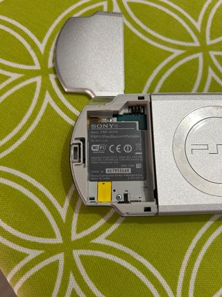 PSP 2004 Slim Plata 