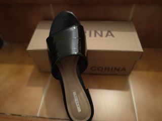 Palas negras de charol Corina
