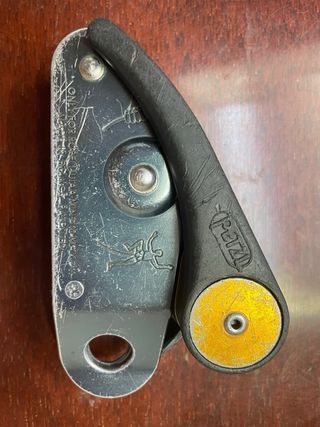 Grigri Asegurador Escalada con mosqueton