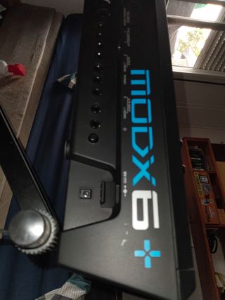 Yamaha MODX6+ Sintetizador