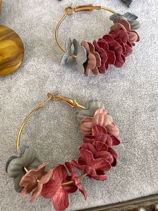 3 pares de pendientes surtidos