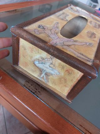 Scatola porta fazzoletti ballerina