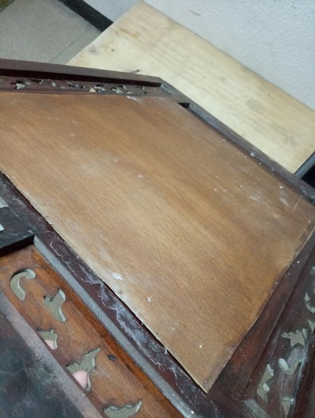 Espejo antiguo de madera tallada