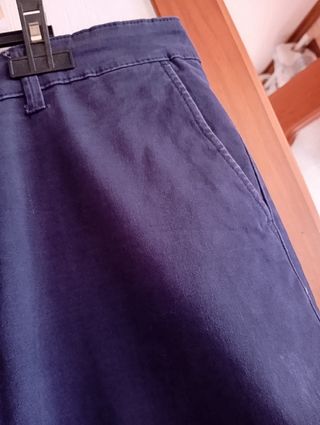 Pantalón chino azul oscuro