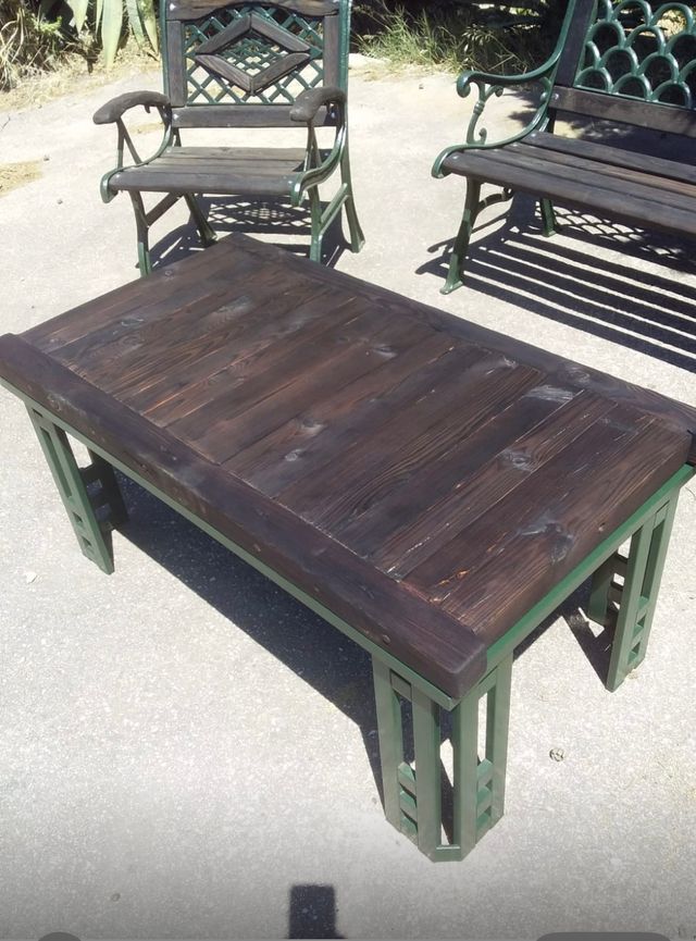 Conjunto jardín: mesa + banco + 2 sillas