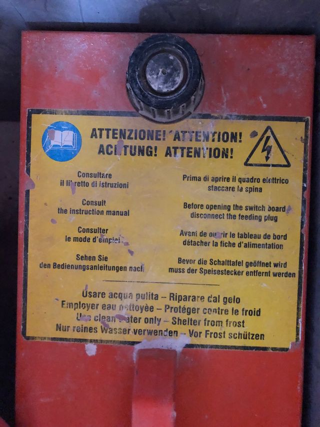 Fratasadora de morteros o yesos