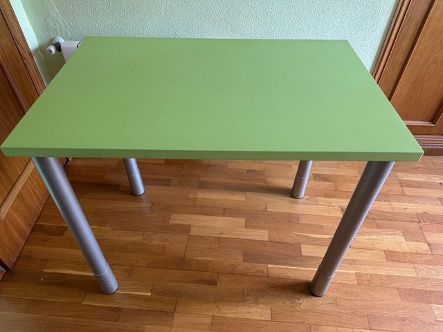 Tavolo verde - metallo e legno