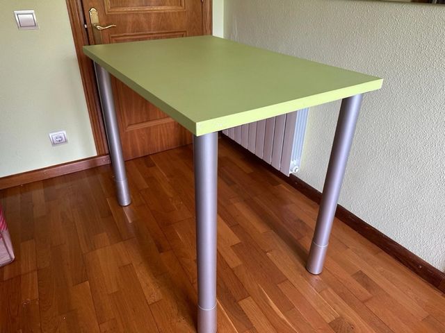 Tavolo verde - metallo e legno