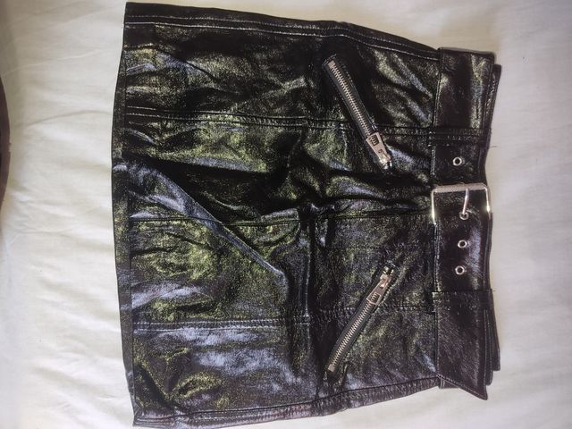 Minifalda negra brillante