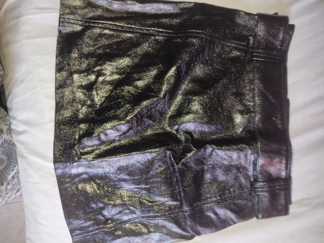 Minifalda negra brillante