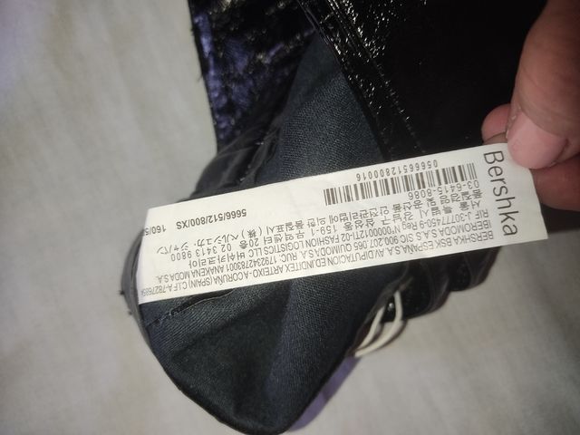 Minifalda negra brillante