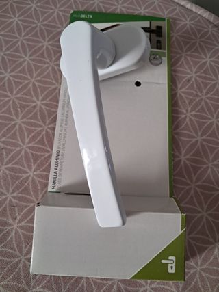 Manilla aluminio puerta blanca