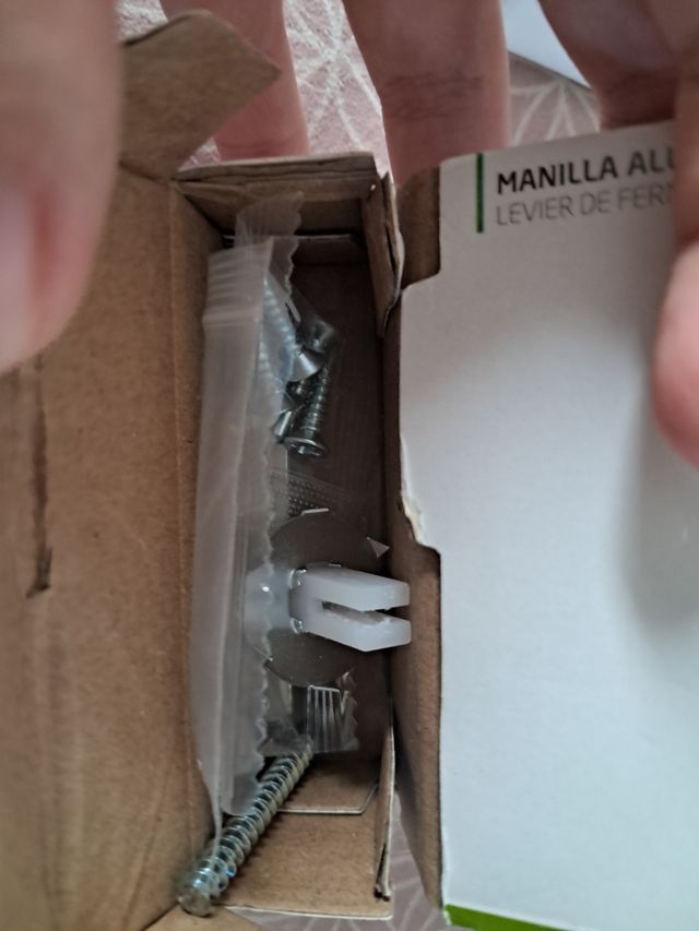 Manilla aluminio puerta blanca